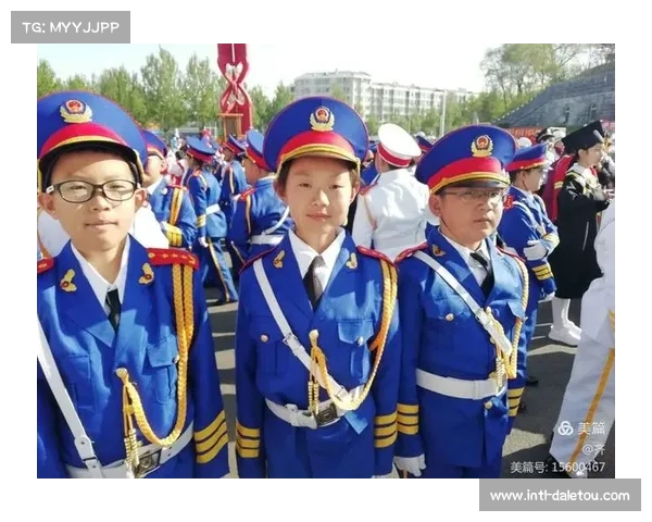 仪仗队成员为开幕式排练至晚上九点,称再苦再累也值得 仪仗队成员为开幕式排练至晚上九点,称再苦再累也值得